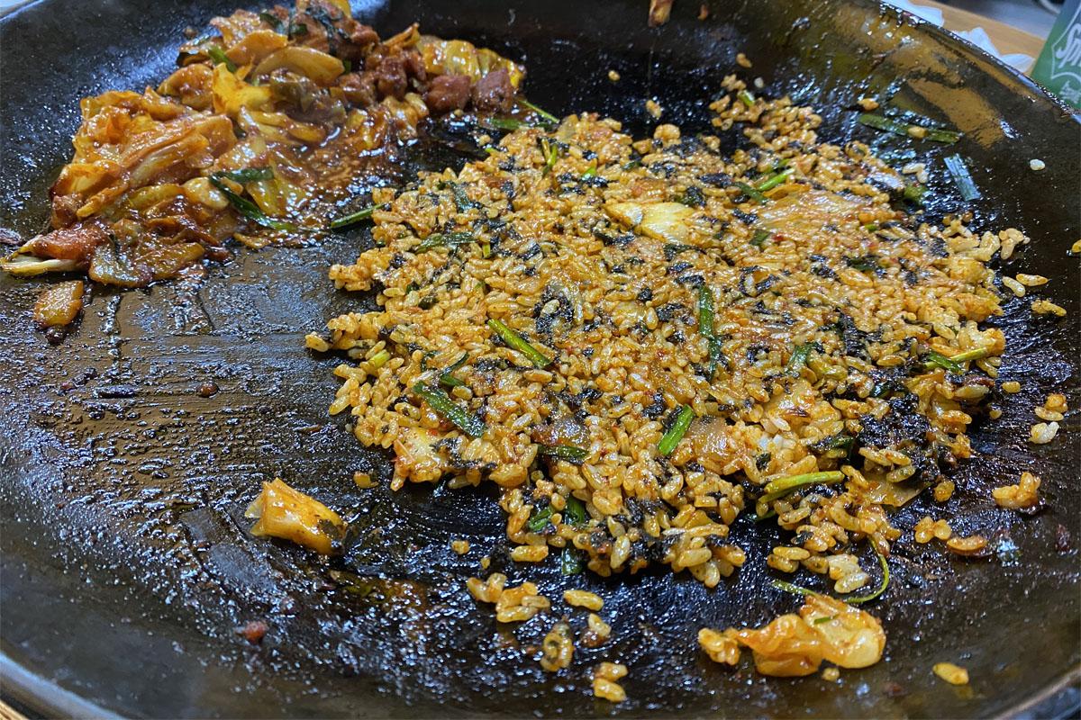 韓国、韓国旅行、韓国観光、ソウル、ソウル旅行、韓国グルメ、ソウルグルメ、韓国料理、弘大、ホンデ、タッカルビ、チーズタッカルビ、シンミギョン弘大タッカルビ、マッチブ、Wanna One、ユン・ジソン