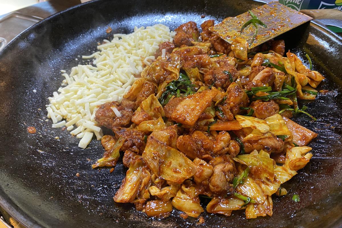 弘大美食 辣炒雞排 2025