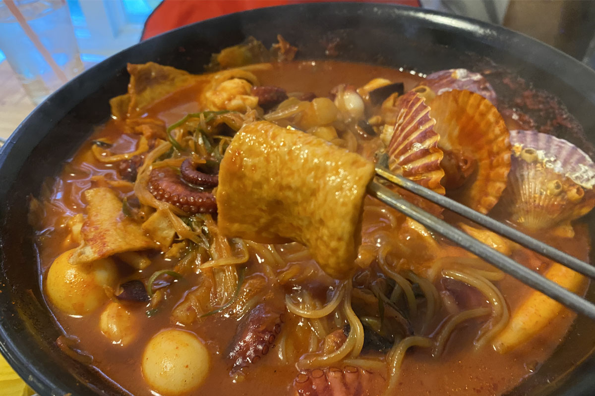 韓国、韓国旅行、韓国観光、ソウル、ソウル旅行、韓国グルメ、ソウルグルメ、弘大、ホンデ、弘益大学、大学路、トッポッキ、海鮮トッポッキ