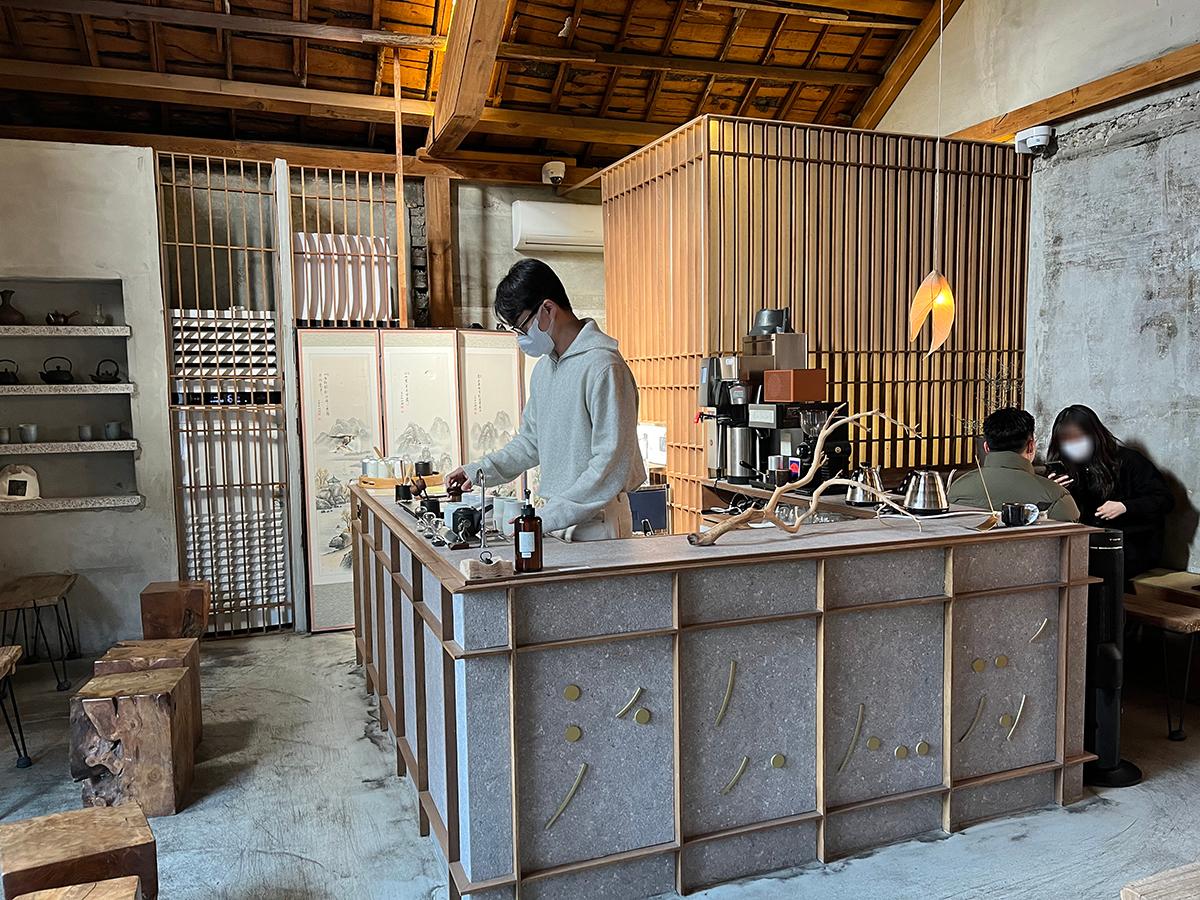 韓国、韓国旅行、韓国観光、ソウル、ソウル旅行、韓国カフェ、ソウルカフェ、ソウル大入口駅、シャロスキル、SNS映え、写真スポット、お茶カフェ、コーヒー苦手、韓国デザート、デザートカフェ、よもぎミルクティー