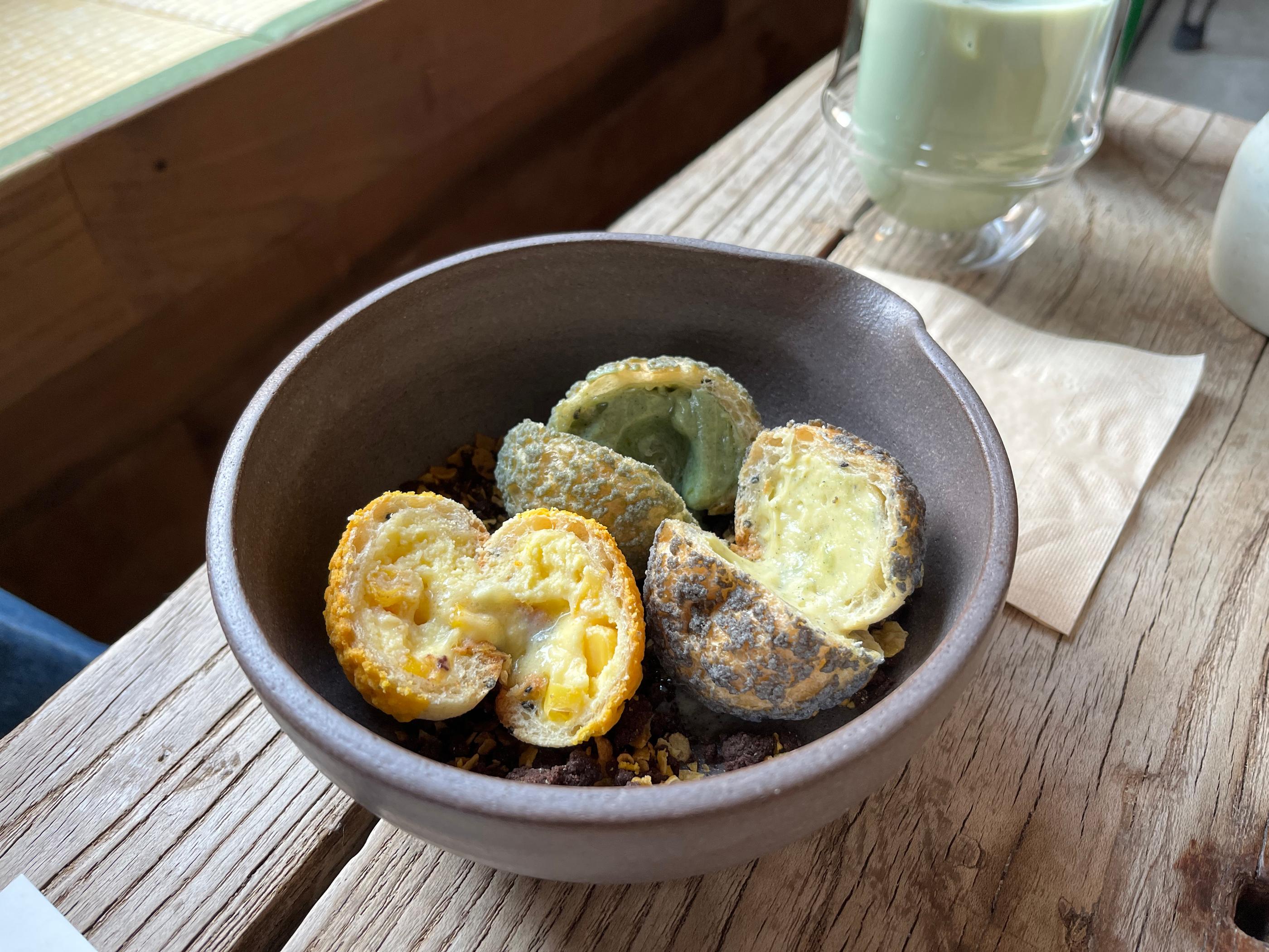 韓国、韓国旅行、韓国観光、ソウル、ソウル旅行、韓国カフェ、ソウルカフェ、ソウル大入口駅、シャロスキル、SNS映え、写真スポット、お茶カフェ、コーヒー苦手、韓国デザート、デザートカフェ、よもぎミルクティー