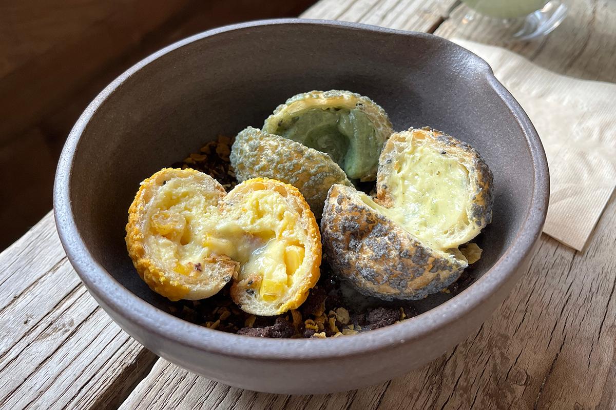 คาเฟ่ย่านชาโรซูกิล: Ongozisin | ขนมปัง Ongo