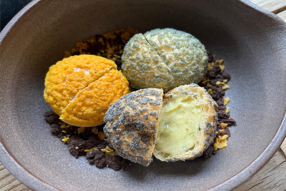 คาเฟ่ย่านชาโรซูกิล: Ongozisin | ขนมปัง Ongo