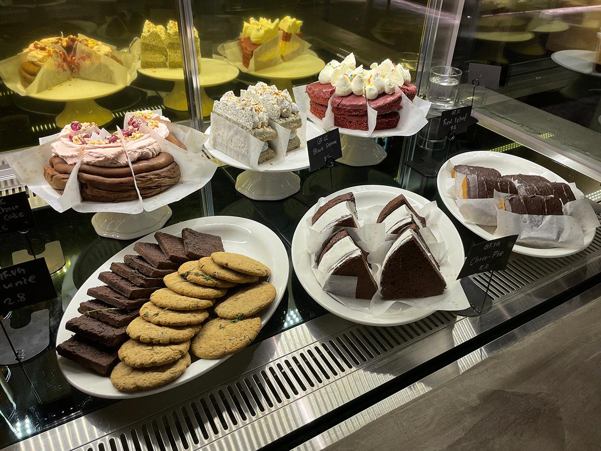 韓国、韓国旅行、韓国観光、ソウル、ソウル旅行、韓国カフェ、ソウルカフェ、SNS映え、写真スポット、人生ショット、江南、カンナム、三成洞、サムソンドン、COEX、コエックスモール、STEM COFFEE、SUNNY BREAD、ヴィーガン、韓国デザート、デザートカフェ