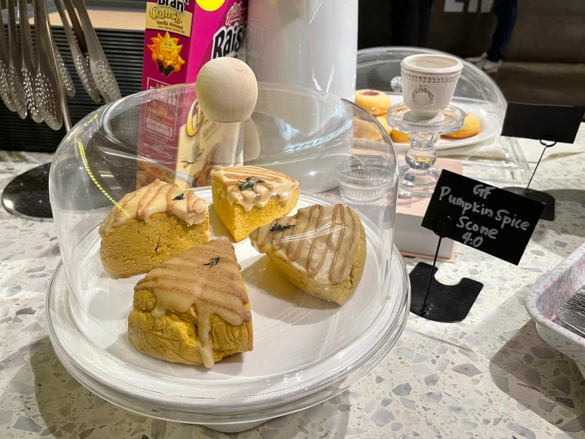 韓国、韓国旅行、韓国観光、ソウル、ソウル旅行、韓国カフェ、ソウルカフェ、SNS映え、写真スポット、人生ショット、江南、カンナム、三成洞、サムソンドン、COEX、コエックスモール、STEM COFFEE、SUNNY BREAD、ヴィーガン、韓国デザート、デザートカフェ