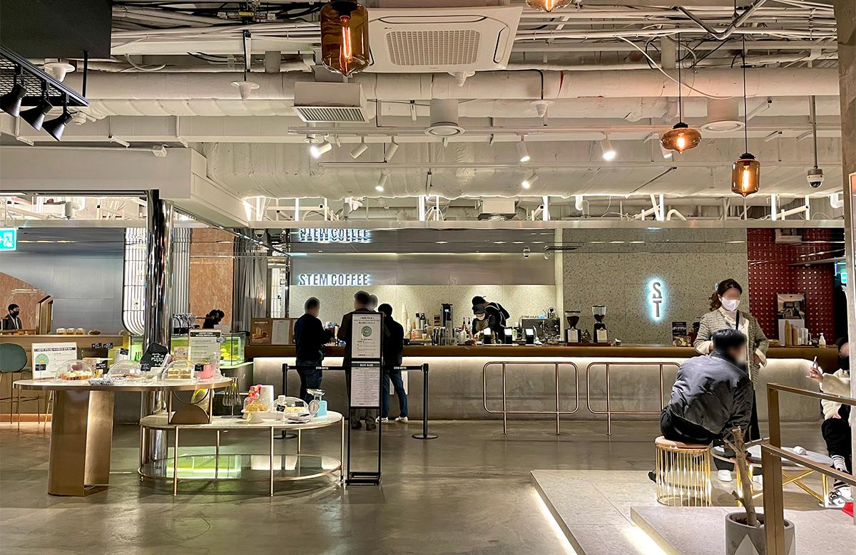 韓国、韓国旅行、韓国観光、ソウル、ソウル旅行、韓国カフェ、ソウルカフェ、SNS映え、写真スポット、人生ショット、江南、カンナム、三成洞、サムソンドン、COEX、コエックスモール、STEM COFFEE、SUNNY BREAD、ヴィーガン、韓国デザート、デザートカフェ