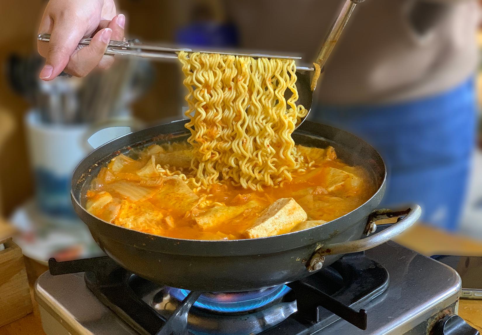 仁寺洞グルメ | 看板のないキムチチゲ屋