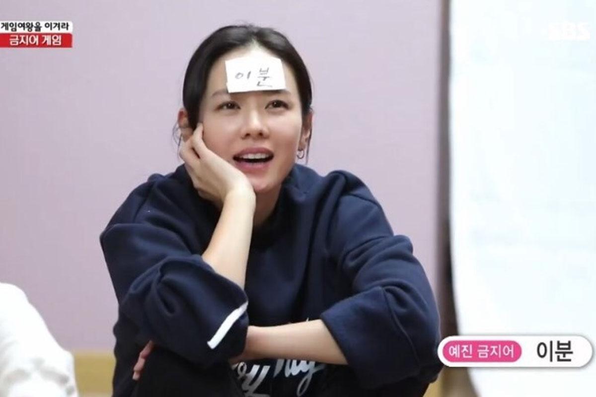 韓国スター、インテリアアイテム、高級インテリア、Mandalaki Studio、ULTRAFRAGOLA Mirror、Gustaf Westman、Karma、Knoll、G-DRAGON、The Tired Man armchair、ligne roset、Edra、Hastens、ジョージナカシマ