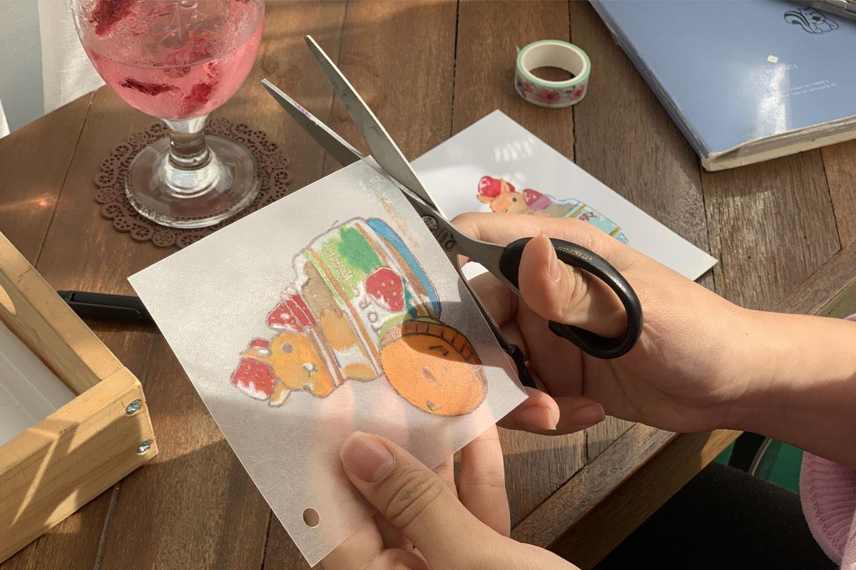  延南洞、プラバン、延南洞カフェ、カフェ、Cafe Neulbo、ヒーリング、キーホルダー、オリジナル作品