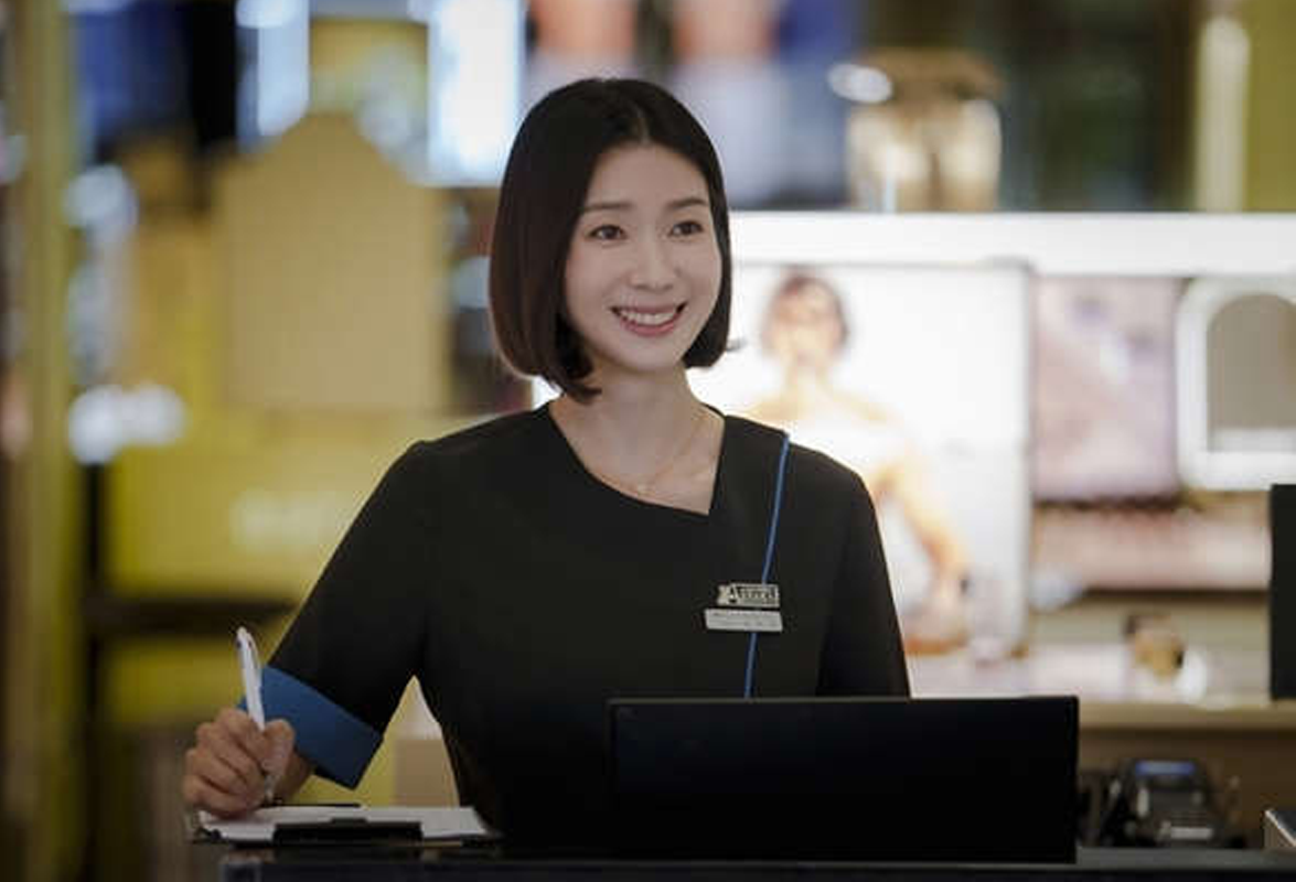 金智賢,2022年3月在韓國男/女演員品牌評價排名中名列第16位的女演員