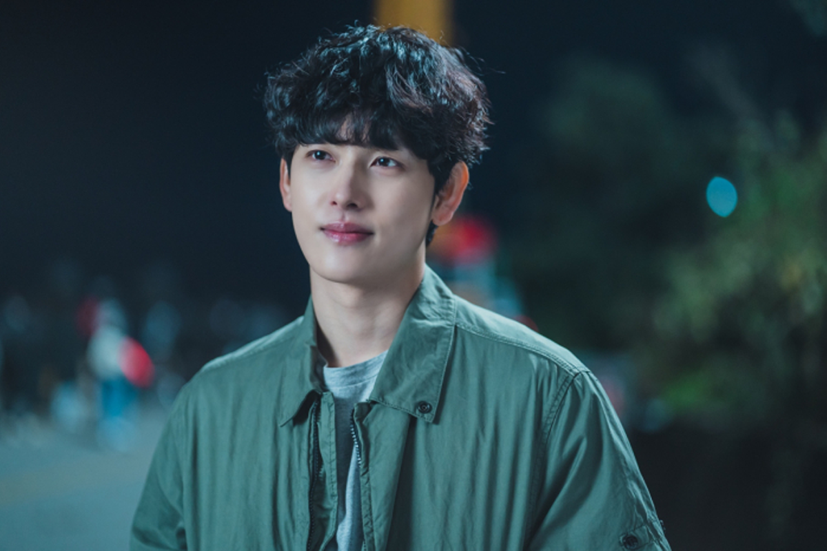 任時完,於2022年3月韓國男/女演員品牌評價排名榜獲得第23位的男演員