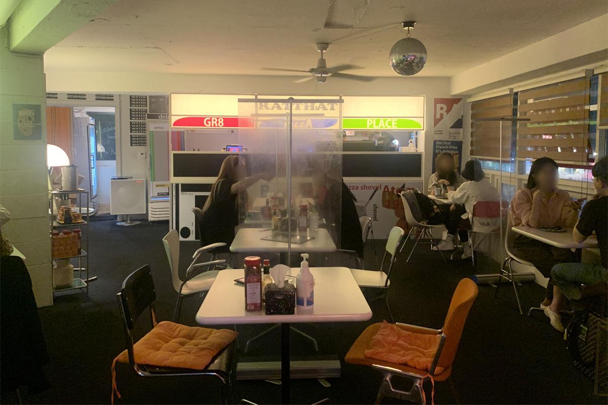  延南洞、延南洞グルメ、延南洞マッチプ、RATTHAT、ピザ、鶏皮揚げピザ、ソウル、ピメク、弘大入口駅