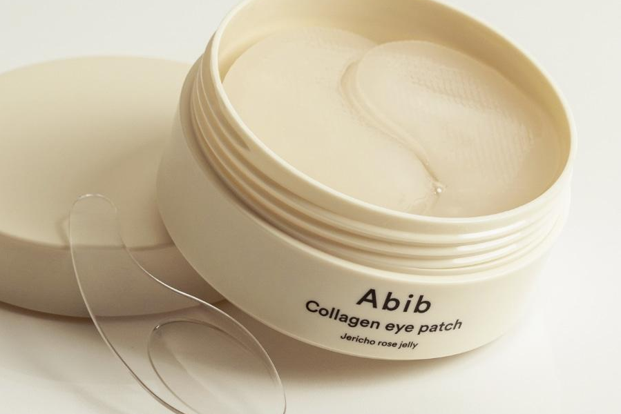 Abib 復活草膠原蛋白眼膜特寫，展示其果凍質地的特點