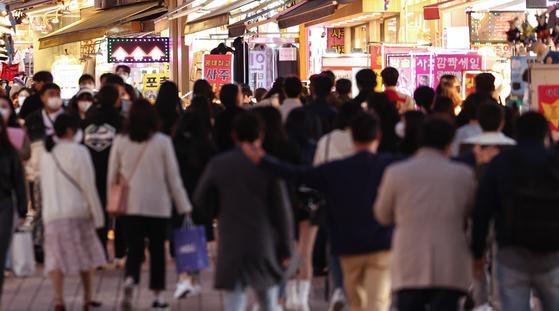「10人·0時」最後の距離置き…「2週間後にマスク以外全て解除を検討」