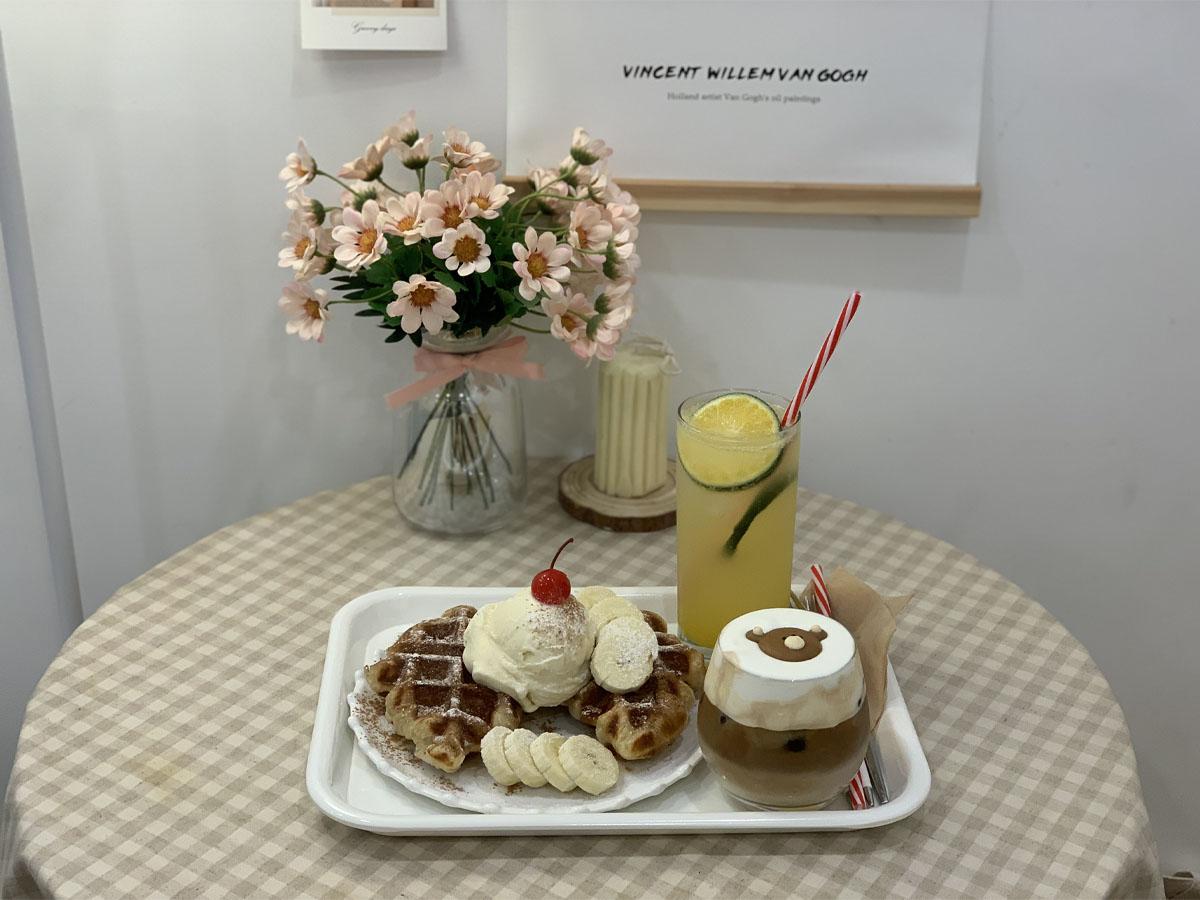 MERITREE、延南洞、延南洞カフェ、ソウル、クロッフル、ルーフトップカフェ