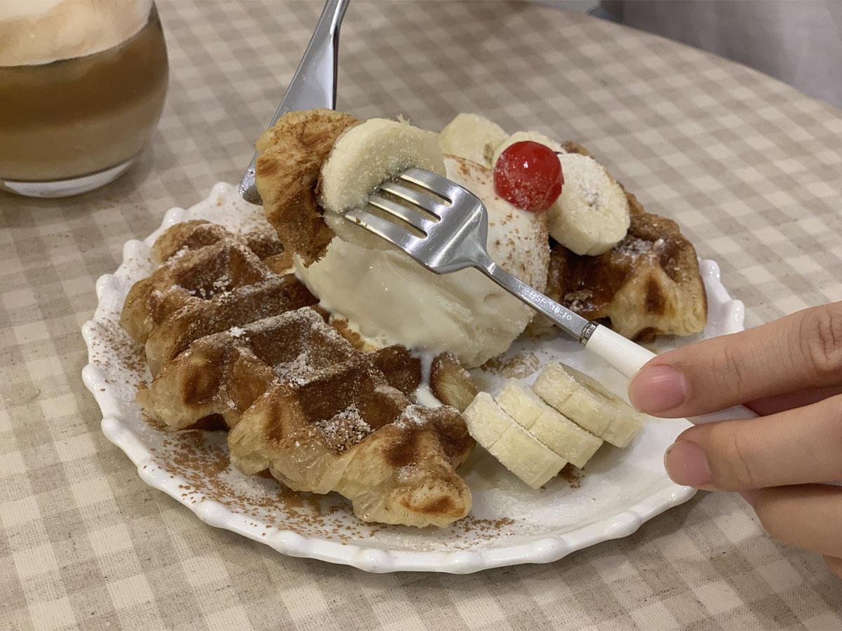 MERITREE、延南洞、延南洞カフェ、ソウル、クロッフル、ルーフトップカフェ