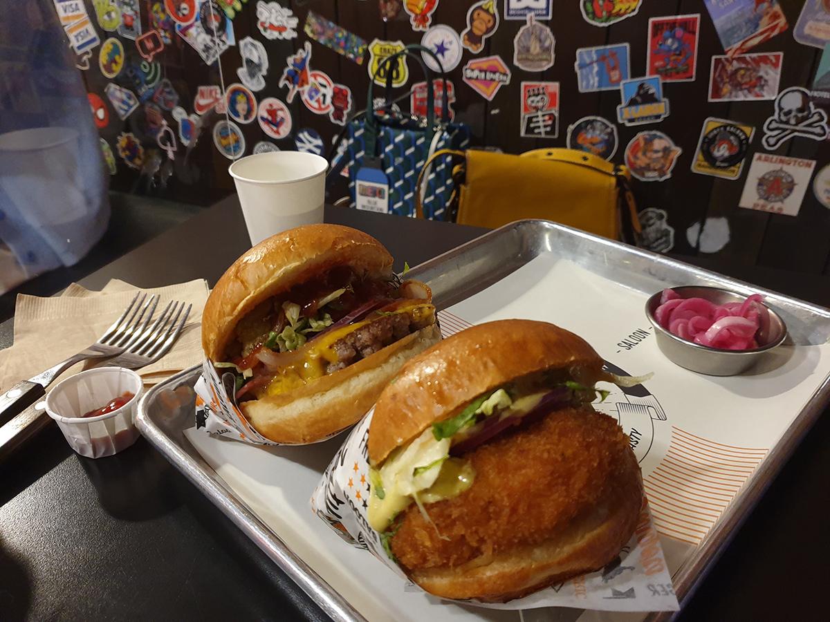 聖水洞グルメ、手作りバーガー、ZESTY SALOON、ソウルの森、シュリンプバーガー、わさびシュリンプバーガー、ZESTYガーリックバーガー