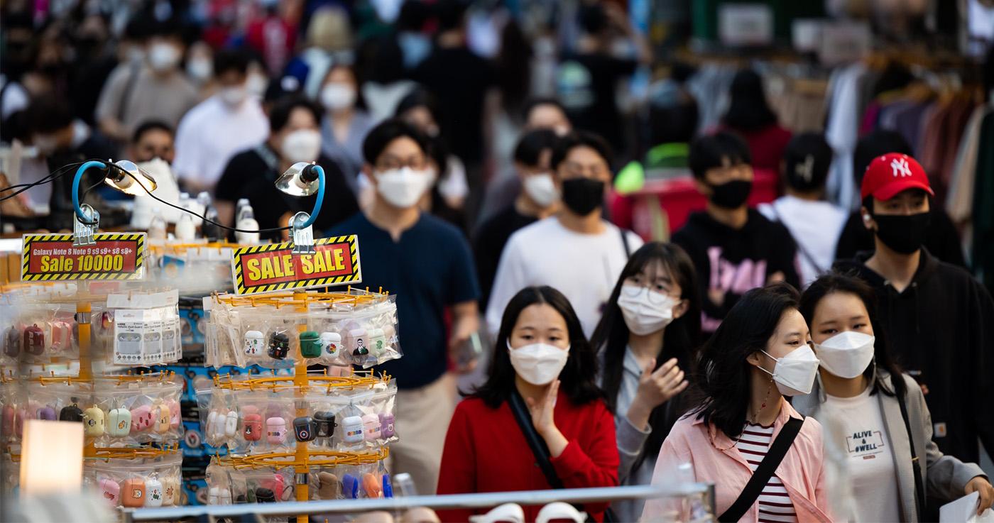 เกาหลีใต้ยกเลิกมาตรการรักษาระยะห่างทั้งหมด ยกเว้นกฎหน้ากากอนามัย