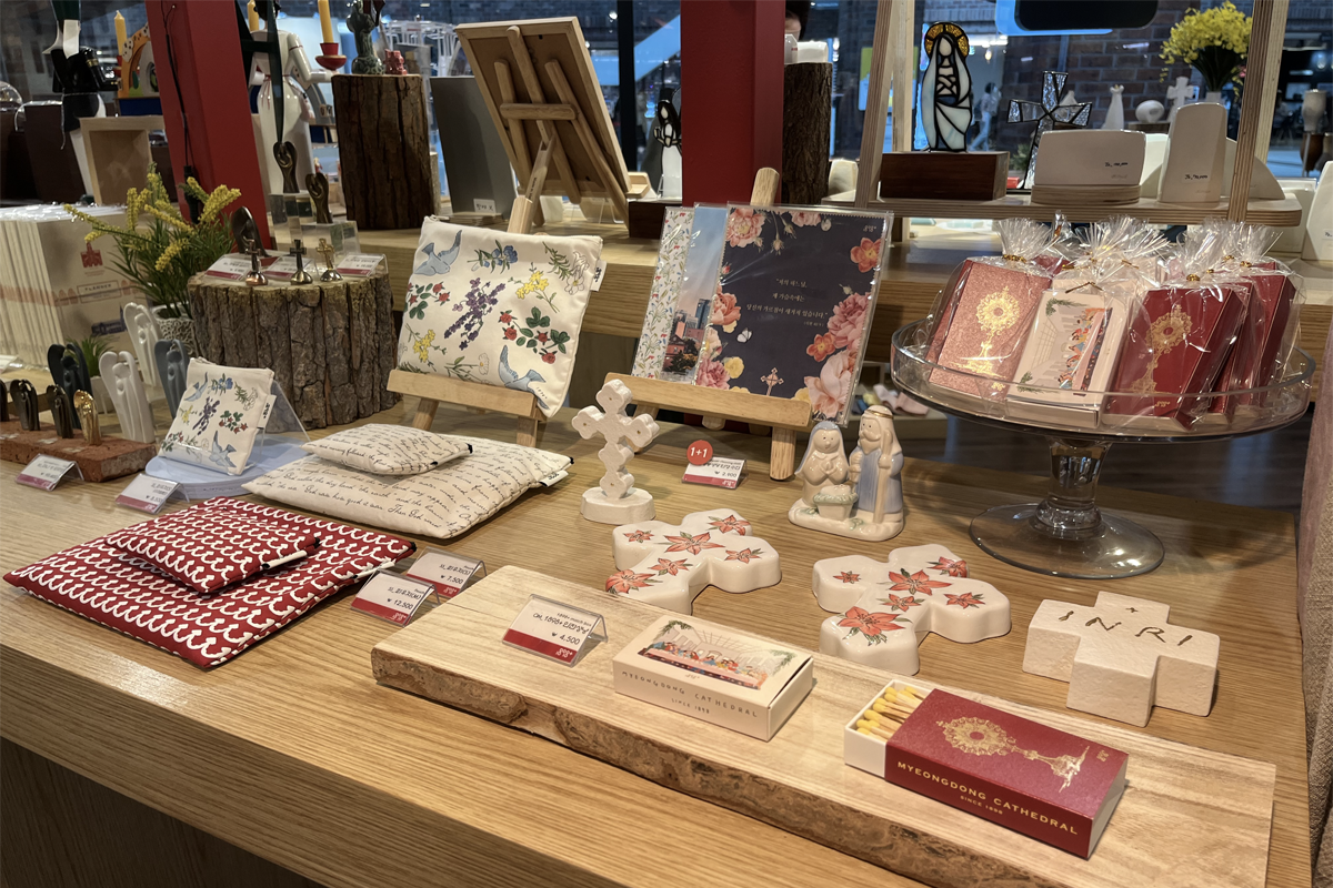 韓国、韓国旅行、韓国観光、ソウル旅行、ソウル観光、明洞、ミョンドン、明洞大聖堂、1898広場、1898Plus、観光地、観光名所、明洞聖堂、写真スポット