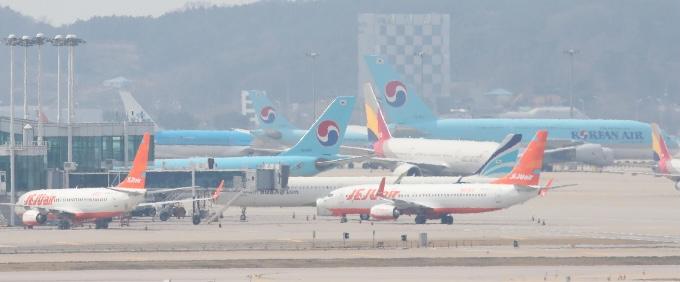 仁川国際空港に駐機されている韓国の航空会社の飛行機たち