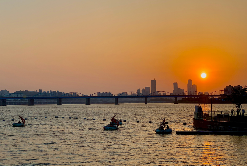韓国、ソウル、盤浦漢江公園、盤浦大橋、レインボー噴水
