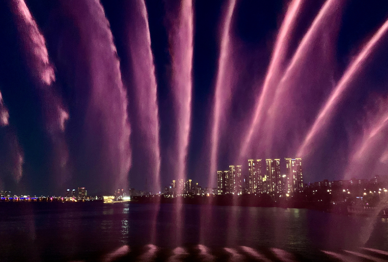 韓国、ソウル、盤浦漢江公園、盤浦大橋、レインボー噴水