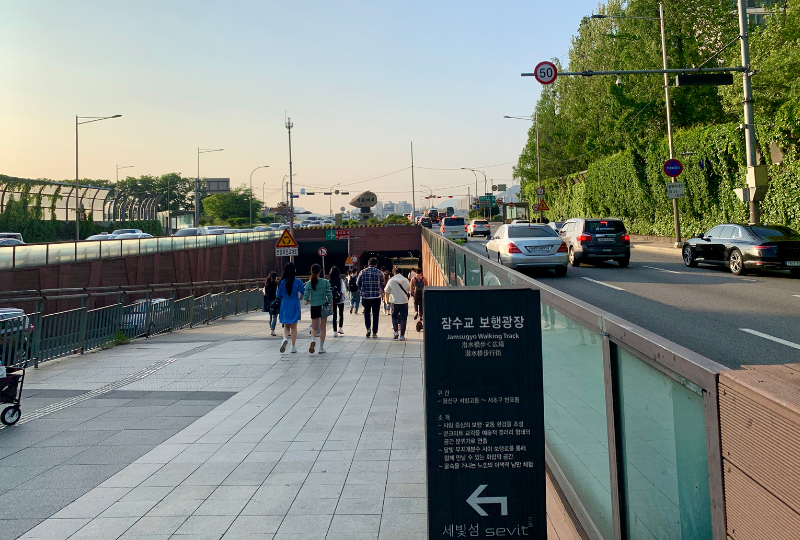 韓国、ソウル、盤浦漢江公園、盤浦大橋、レインボー噴水