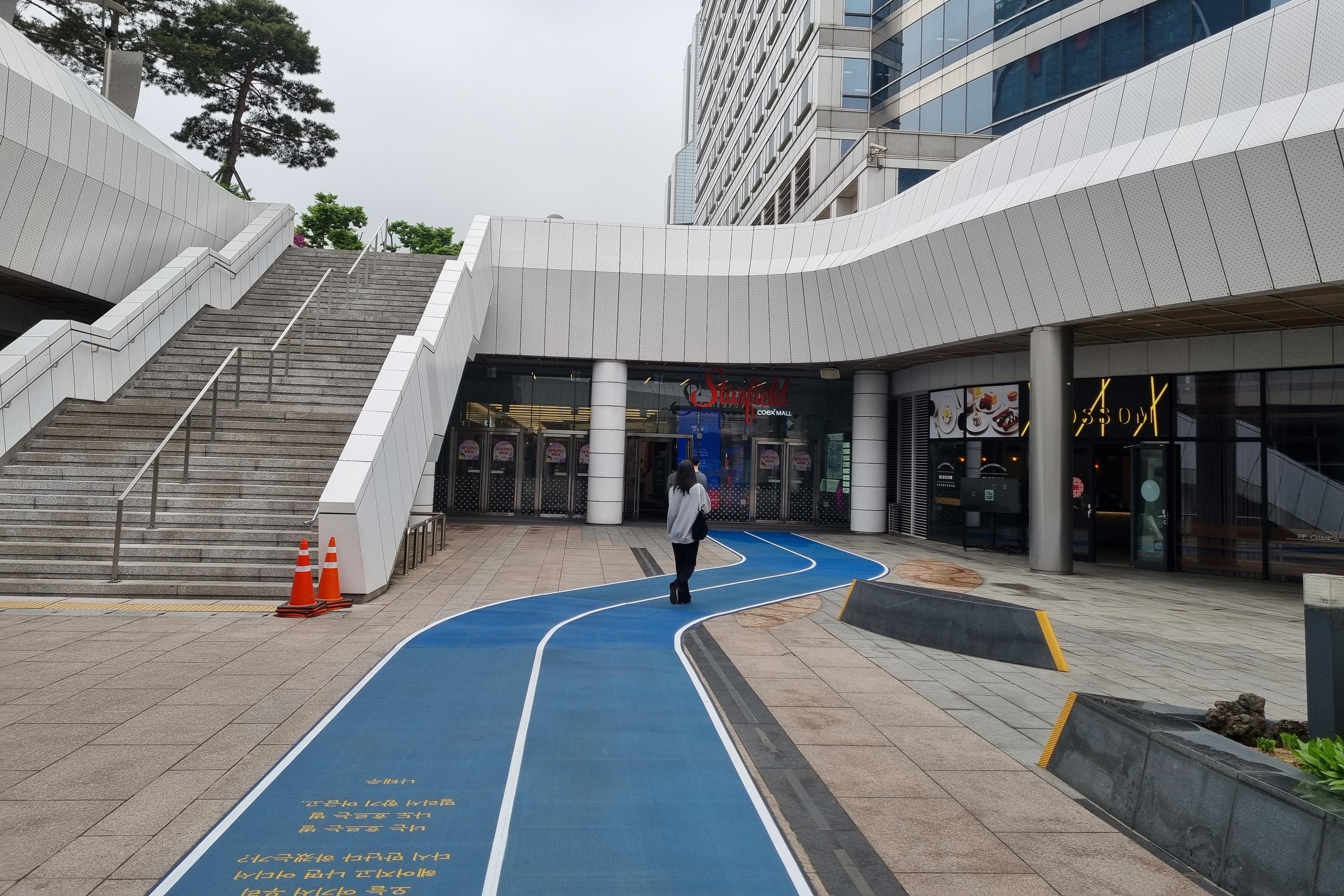 韓国、ショッピングモール、韓国ショッピングモール、韓国ショッピング、韓国都心空港、韓国三成、韓国奉恩寺、ポウンサ、サムソン、ソウル、韓国カフェ、韓国モール、韓国水族館、韓国映画館、韓国両替、韓国タックスリファウンド、ピョルマダン図書館