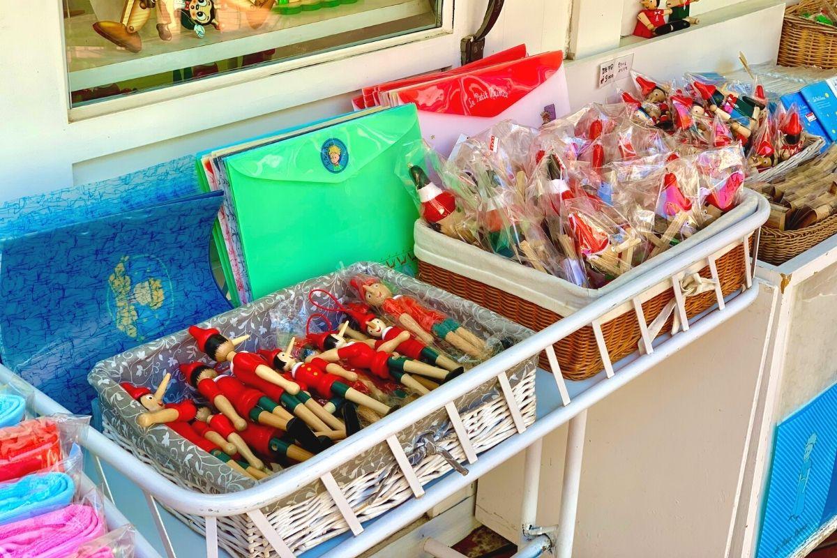 đồ lưu niệm ở Petite France làng pháp của hàn quốc