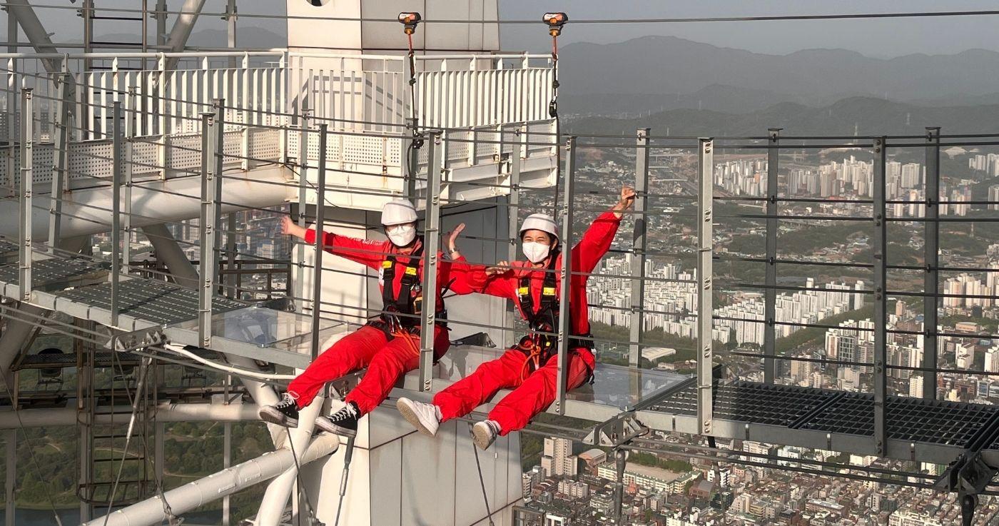 ประสบการณ์น่าตื่นเต้นที่พลาดไม่ได้ที่ Sky Bridge Tour-thumbnail