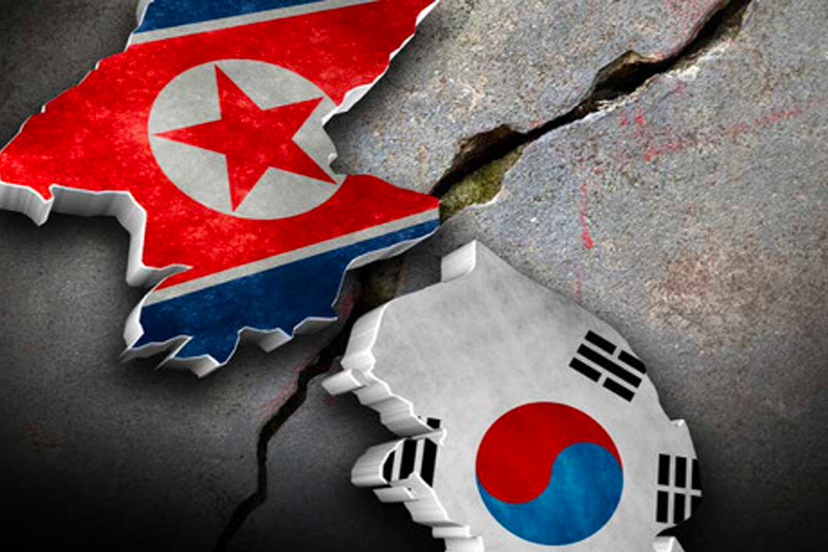 朝鲜和韩国地图标志裂开的视觉呈现，象征南北分裂和政治观点差异。