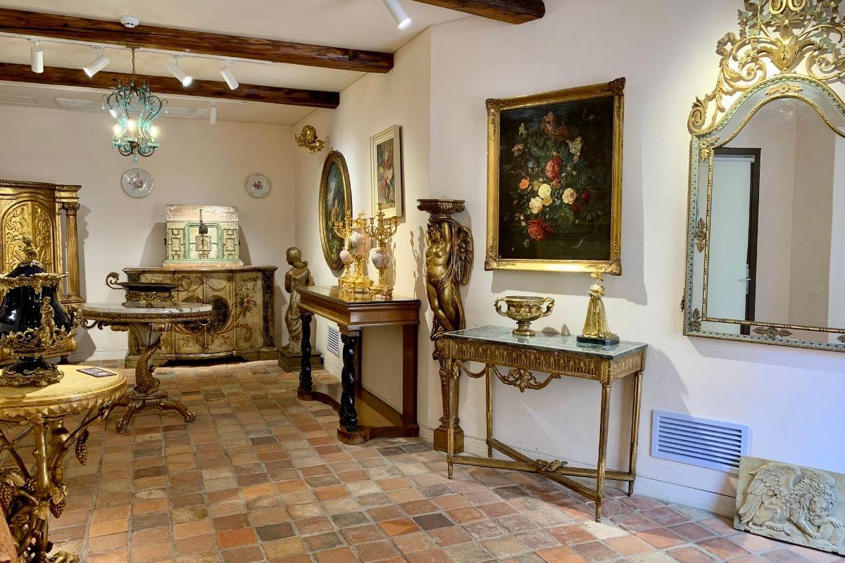 bên trong Làng Ý Pinocchio e Da Vinci, hàn quốc, cạnh petite france