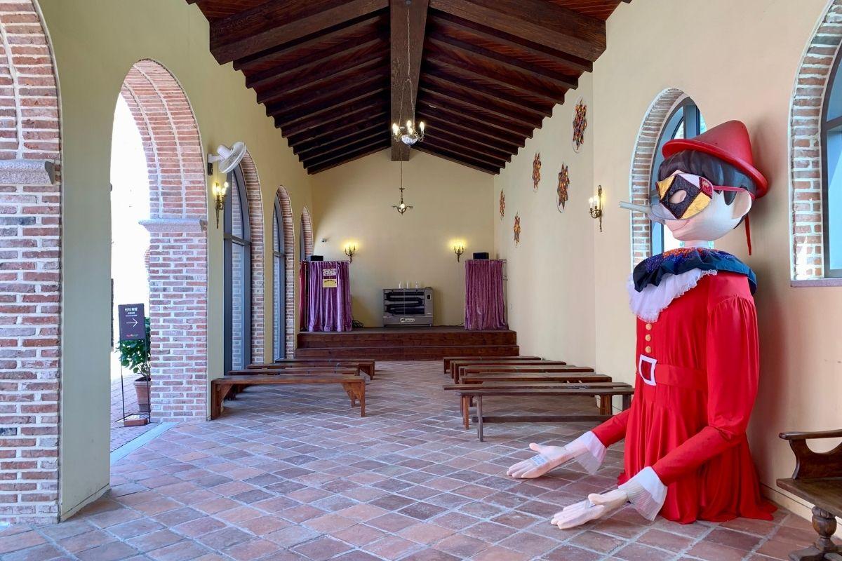 vinci corridor ở Làng Ý Pinocchio e Da Vinci, hàn quốc, cạnh petite france