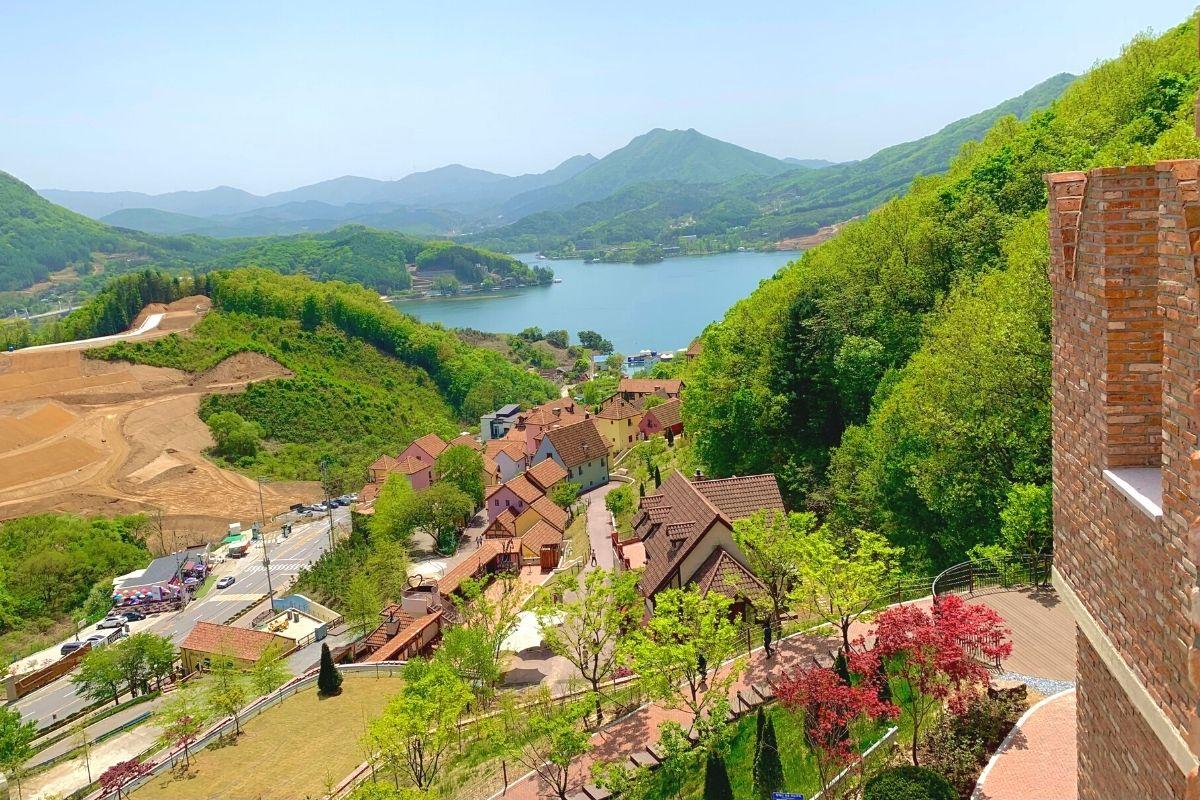 đài quan sát ở Làng Ý Pinocchio e Da Vinci, hàn quốc, cạnh petite france