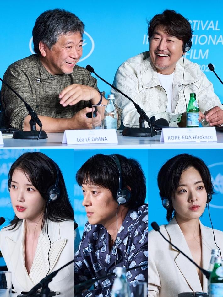 是枝裕和監督と主要キャストが記者会見に参加している様子