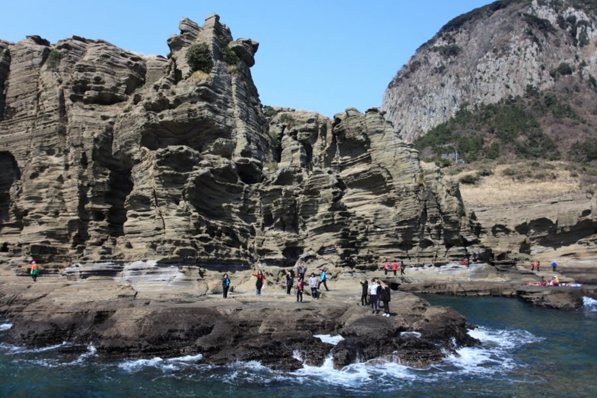 Du thuyền Sanbangsan đảo jeju