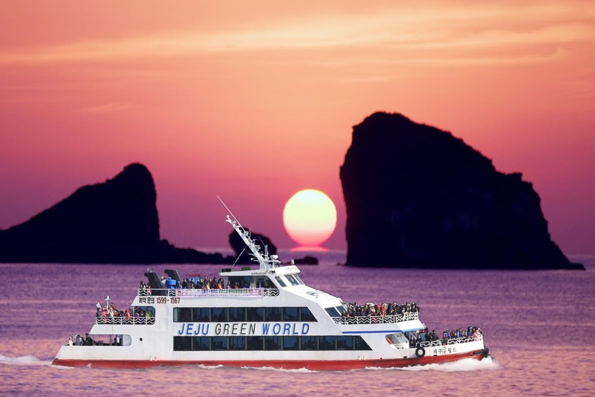 Du thuyền Sanbangsan đảo jeju