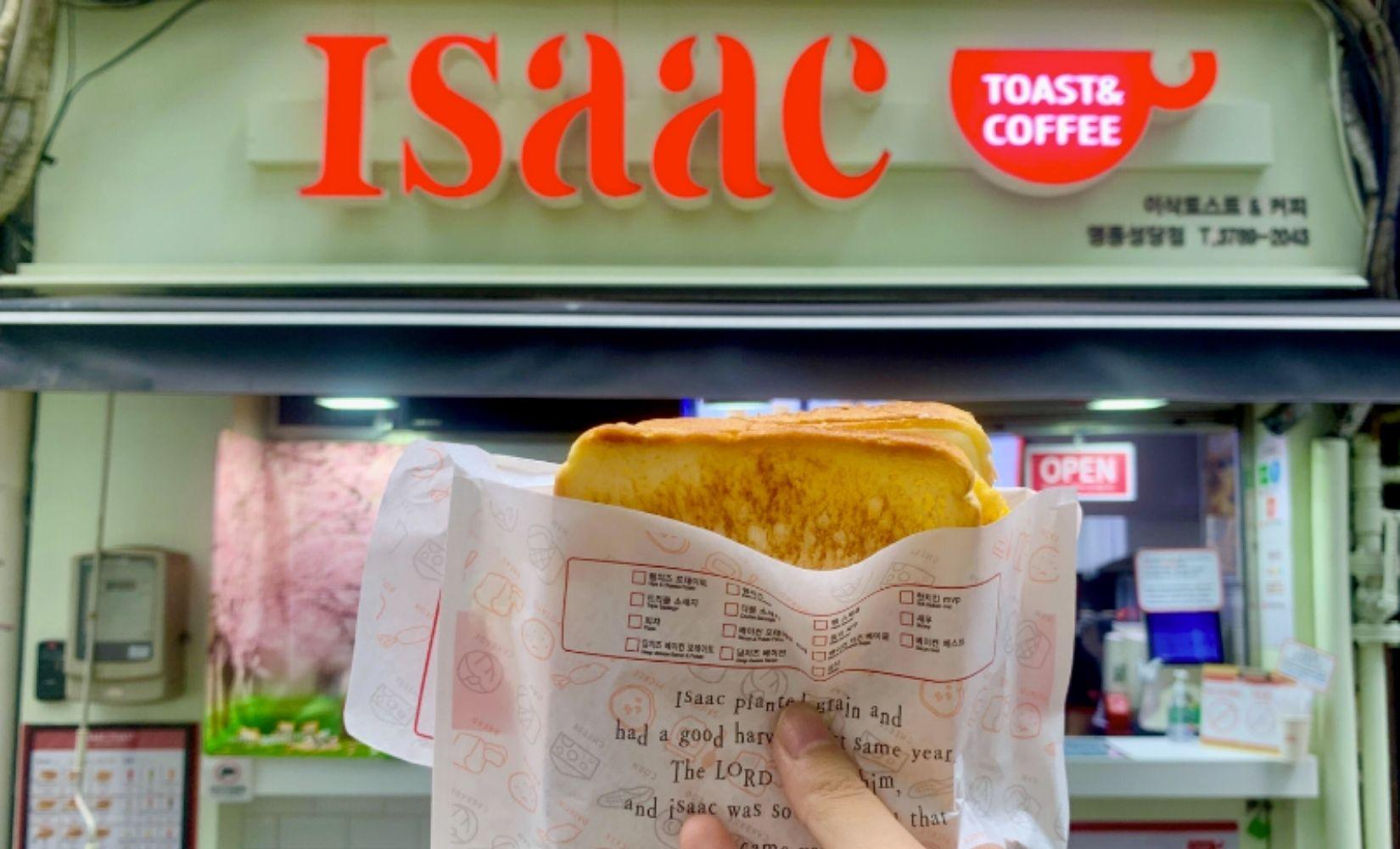 Isaac Toast Nhà thờ Myeongdong: Tiệm bánh mì nướng ngon nức tiếng ở Myeongdong