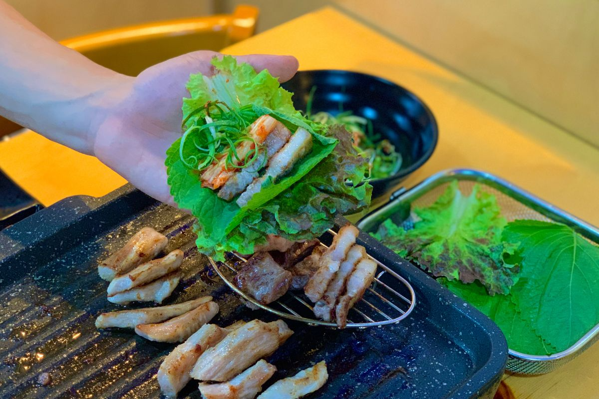 ăn thịt nướng kiểu hàn quốc 