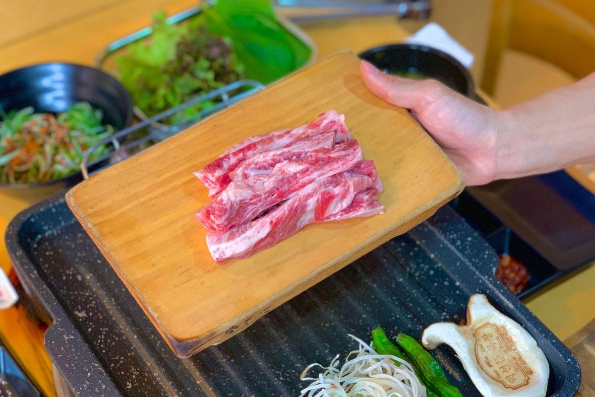 thịt sườn heo Iberico