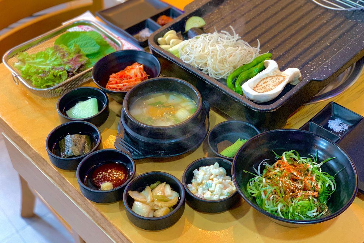 món ăn kèm ở Iksundong Farm, Nhà hàng thịt nướng BBQ nổi tiếng ở Ikseondong, Seoul