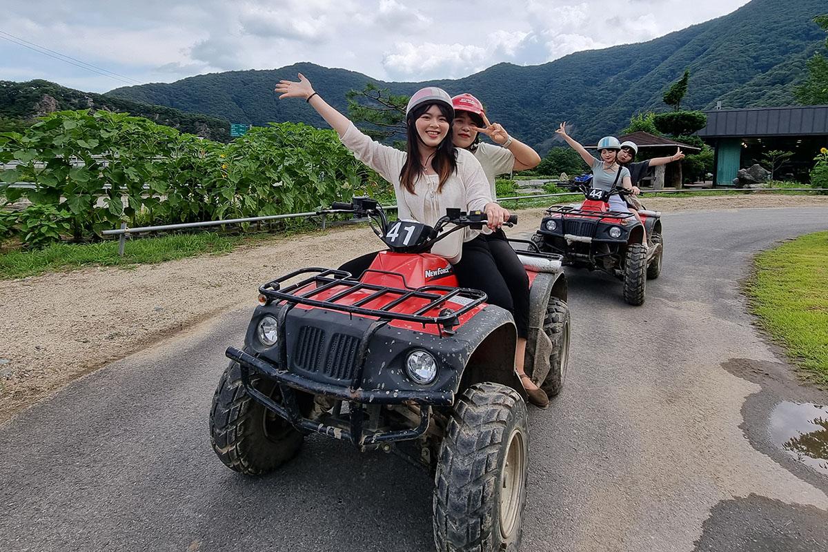 ช่วงเวลาสนุกในการขับ ATV กับเพื่อน ๆ ที่มุนกยอง ประเทศเกาหลีใต้