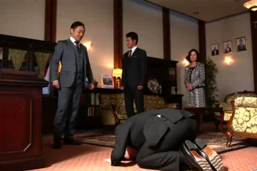 韓国、韓国文化、韓国社会、K-POP、アイドル、クンジョル、ひざまずくお辞儀、お葬式、結婚式、新年の挨拶