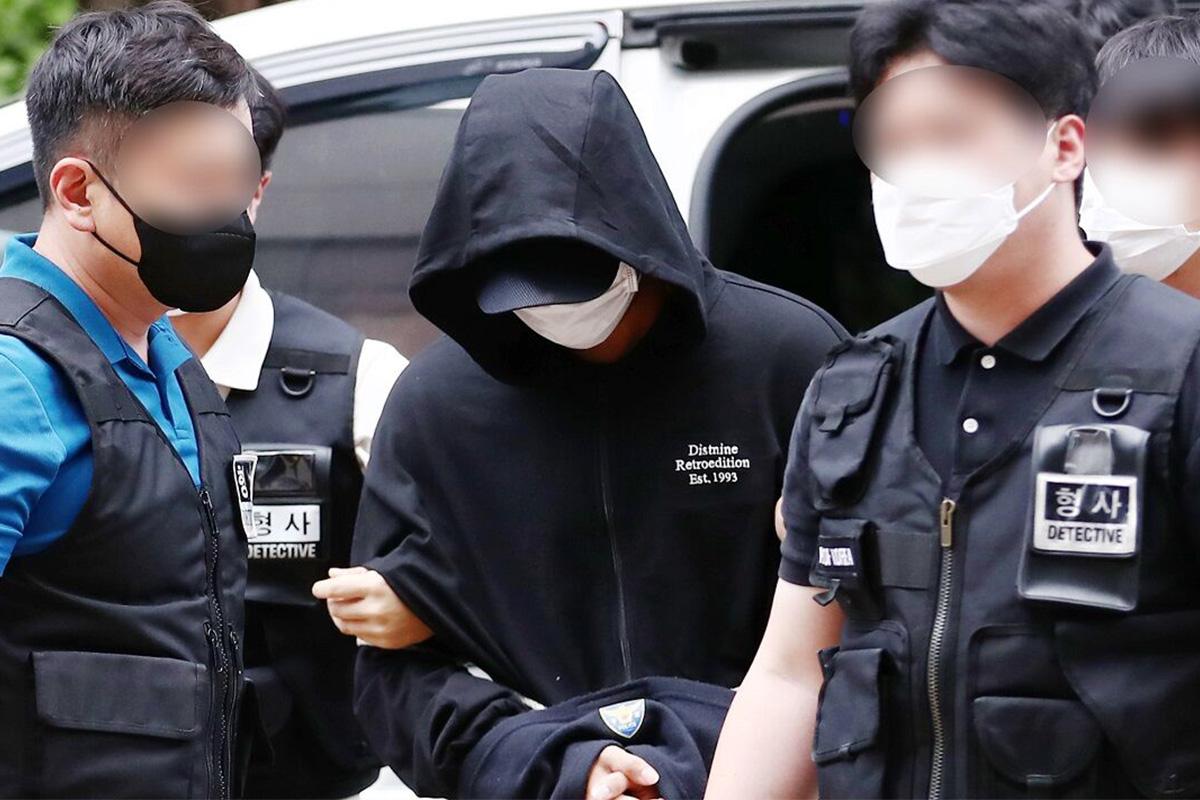 เจ้าหน้าที่ตำรวจสืบสวนคดีนักศึกษาที่ถูกจับข้อหาข่มขืนและพัวพันการเสียชีวิตของเพื่อนนักศึกษาหญิงที่มหาวิทยาลัยในเกาหลีใต้