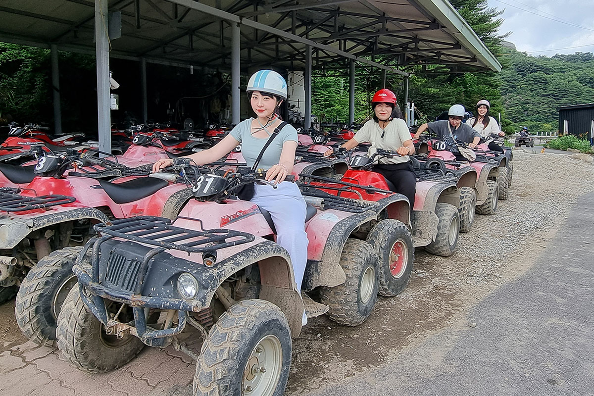 กิจกรรมขับรถ ATV ที่มุนกยองในยองจู เป็นการผจญภัยเต็มไปด้วยสีสันและความสนุกสนานในธรรมชาติที่สวยงามของเกาหลี