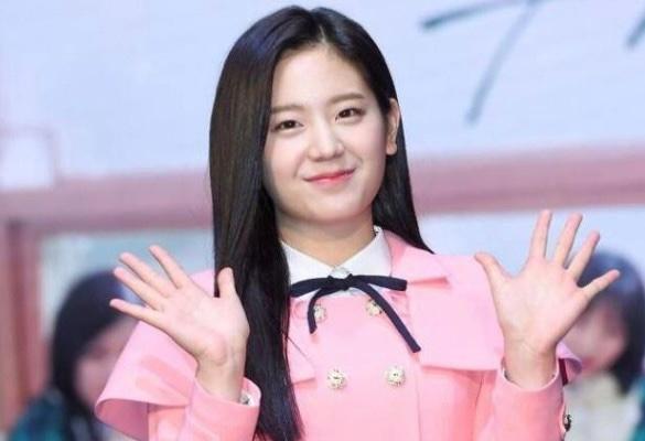 チャン・ギュリ、fromis_9脱退…来月から8人グループ体制