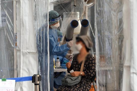 新規確診者8万2002人…「ダブリング」は避けたが重症·死亡は増加傾向続く