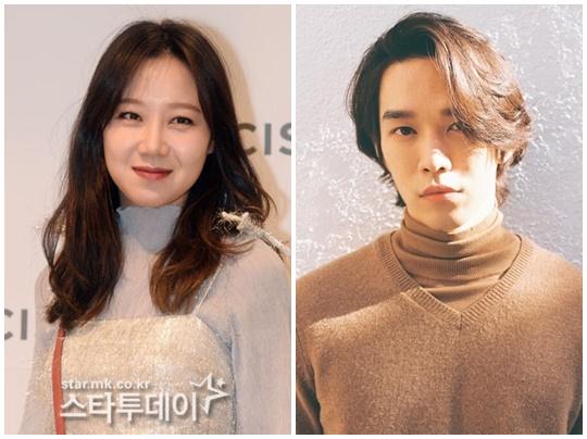 韓国の女優コン・ヒョジンと韓国系アメリカ人歌手ケビン・オの結婚を祝う二人の写真。