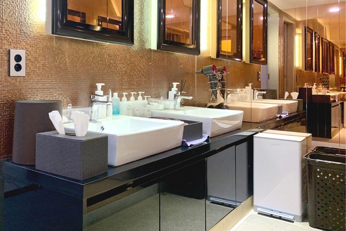 phòng rửa mặt tại Thẩm mỹ viện WOOA, nơi chăm sóc da và phẫu thuật thẩm mỹ uy tín ở Gangnam