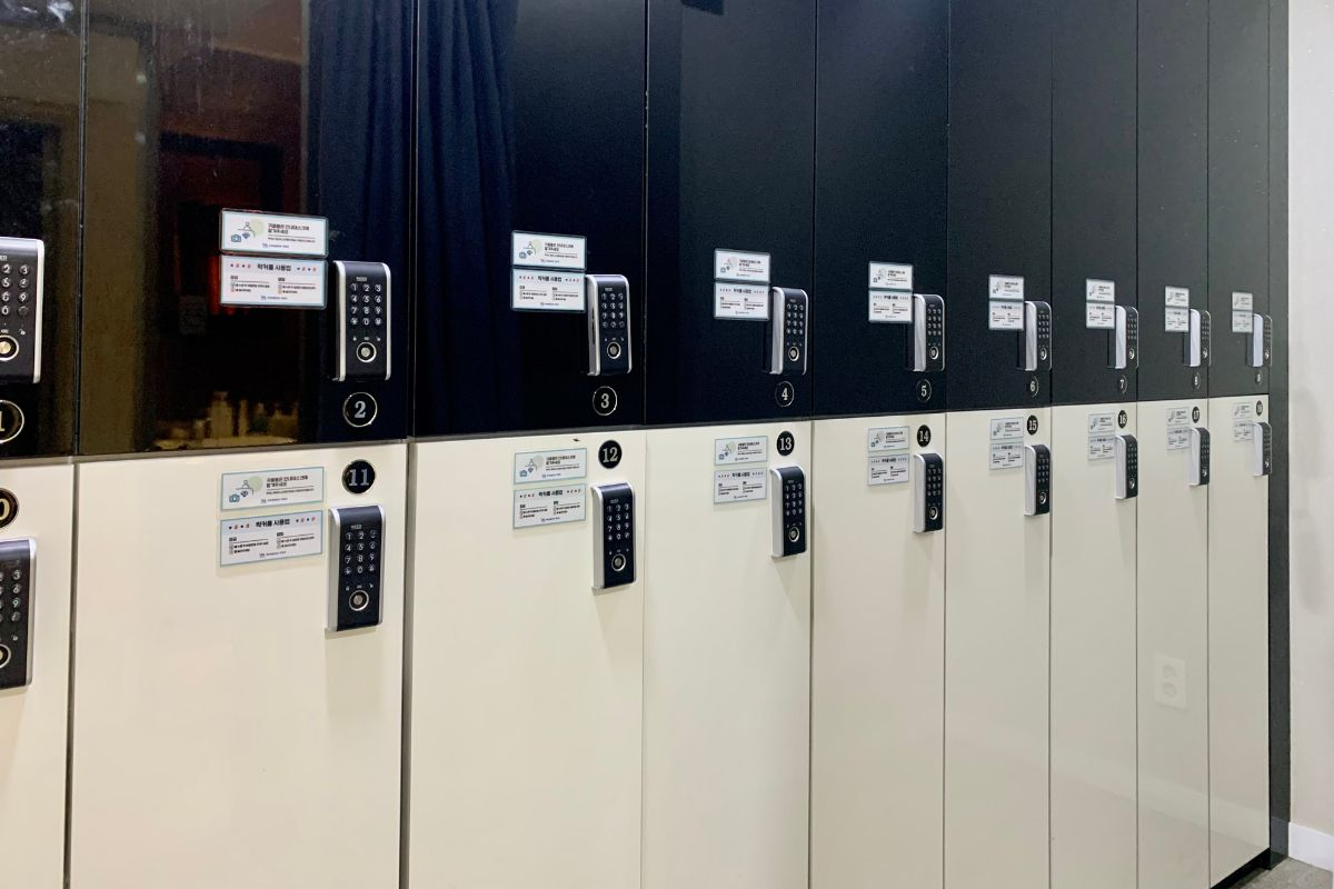 tủ đồ tại Thẩm mỹ viện WOOA, nơi chăm sóc da và phẫu thuật thẩm mỹ uy tín ở Gangnam